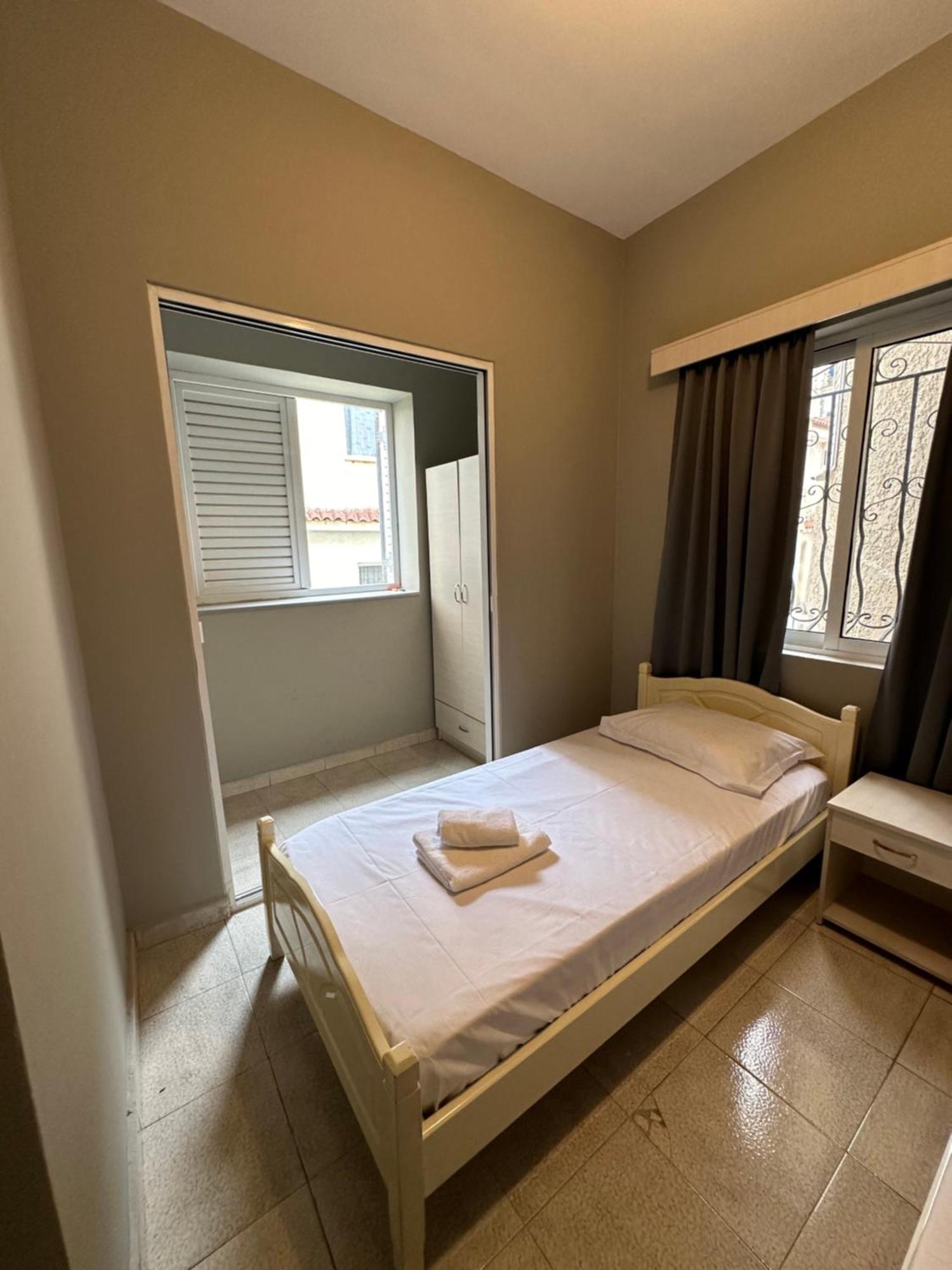 Olivias Apartments City Center Sarandë Exterior foto