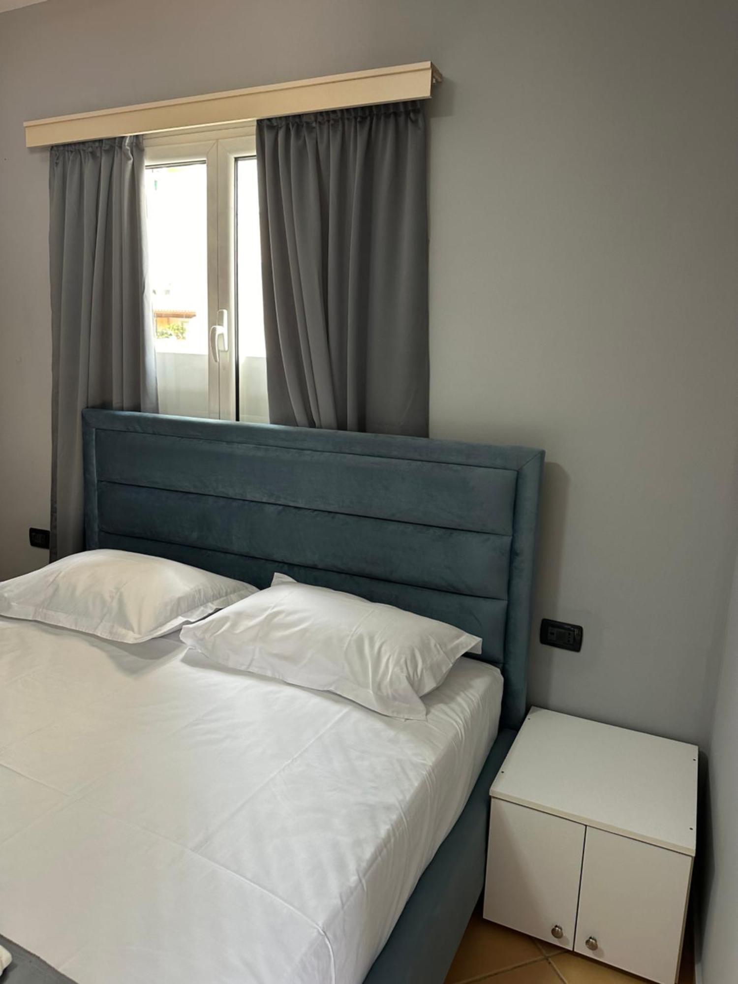 Olivias Apartments City Center Sarandë Exterior foto
