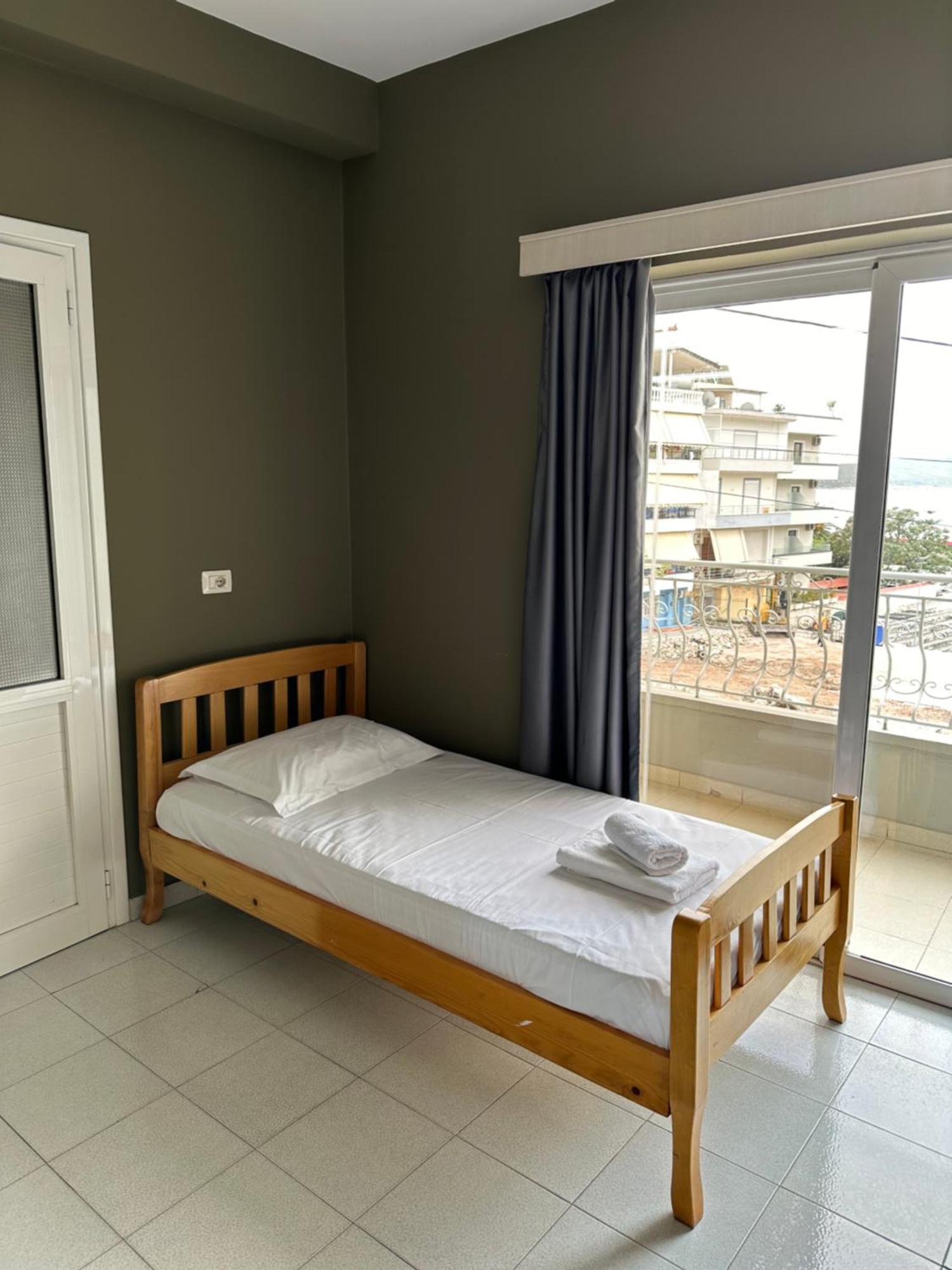 Olivias Apartments City Center Sarandë Exterior foto