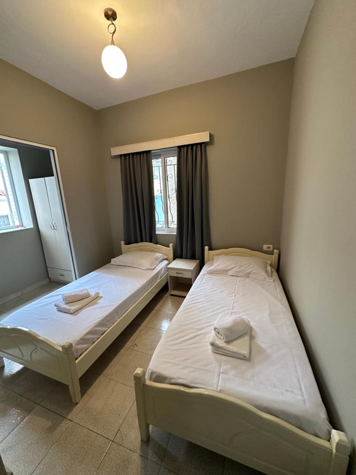 Olivias Apartments City Center Sarandë Exterior foto