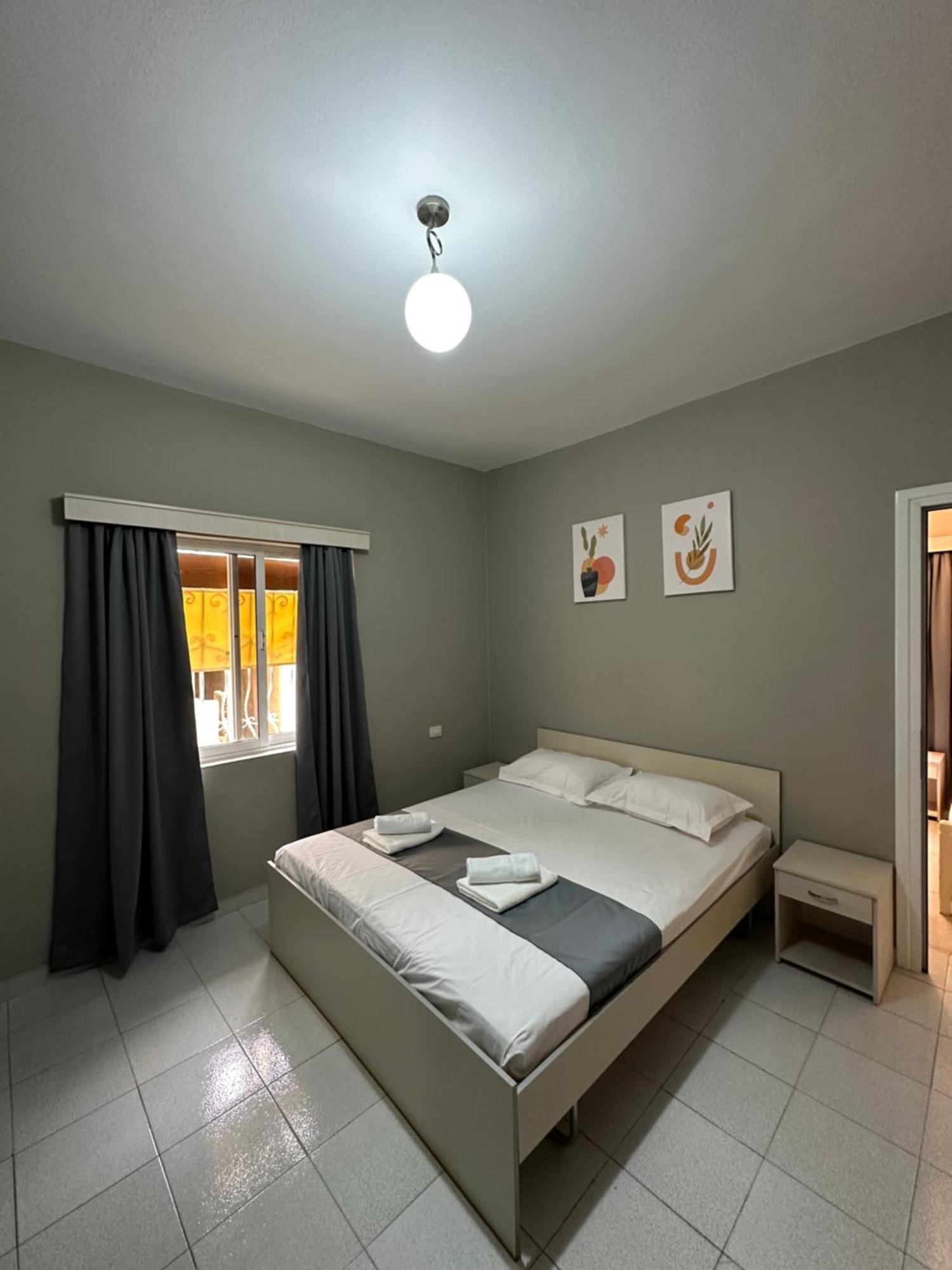Olivias Apartments City Center Sarandë Exterior foto
